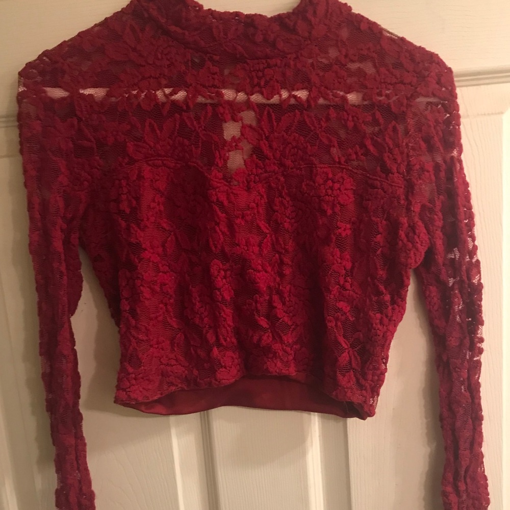 Pretty Red lace button back crop long sleeve top